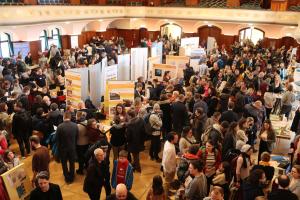 Menschen auf der Jenaer Schulmesse